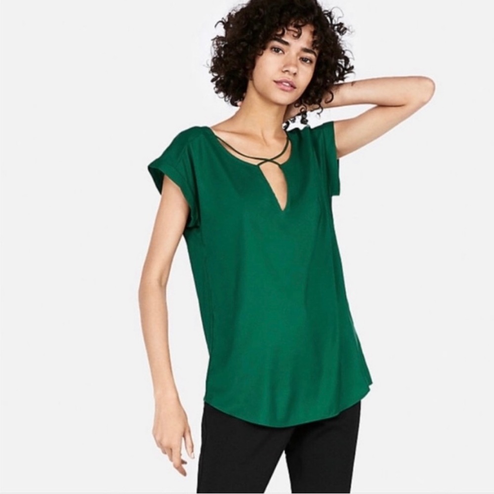 Express CROSS FRONT GRAMERCY TEE